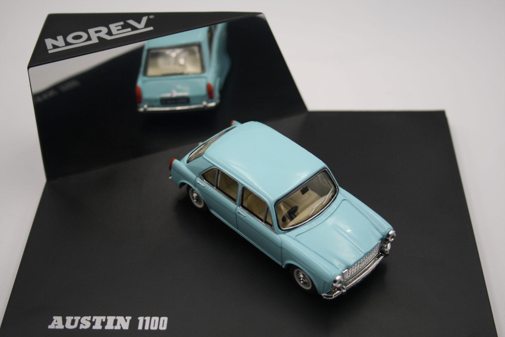 Austin 1100 – CARSNTOY